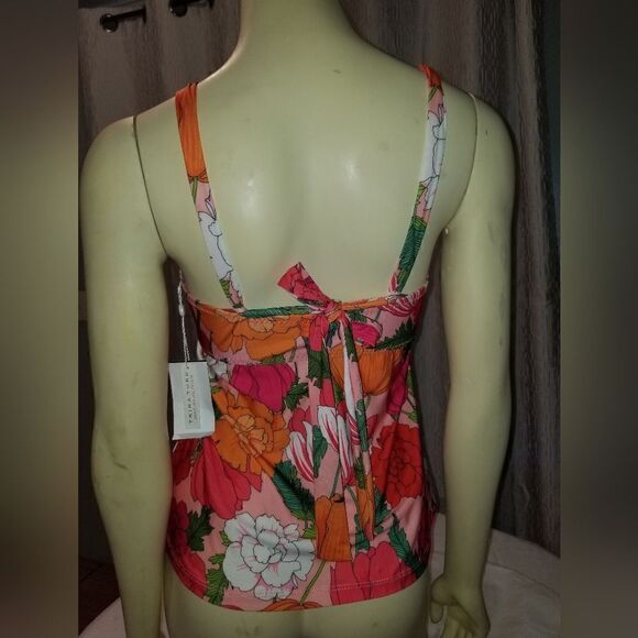 Trina Turk NWT Sunny Bloom Convertible Tankini Size 6 Lightly Padded top only - Picture 3 of 13